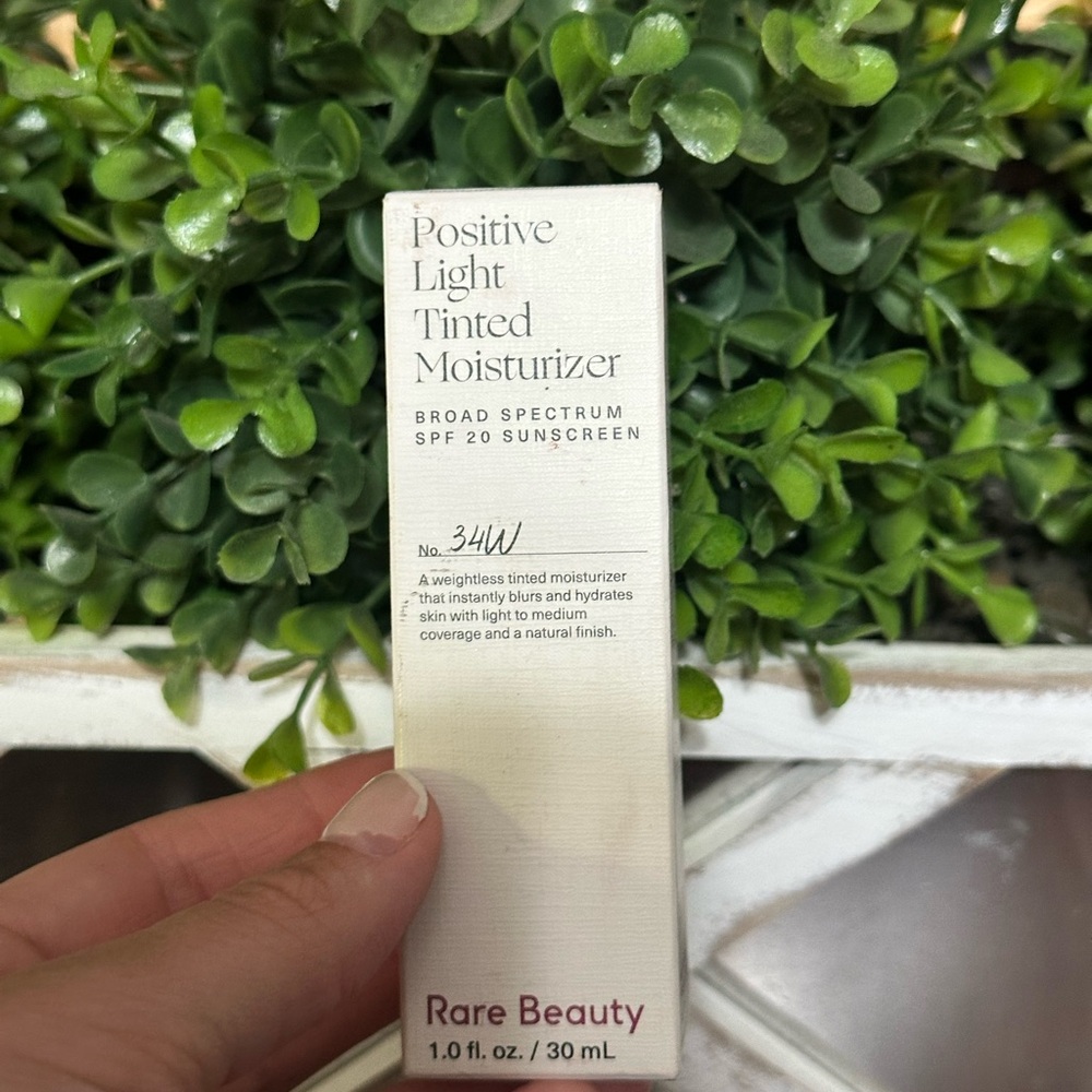 Rare Beauty Positive Light Moisturizer SPF 20